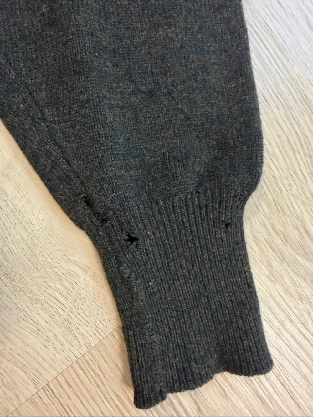 Vintage Polo Ralph Lauren Lambswool V-Neck Sweater Pullover – Size M (Damaged)